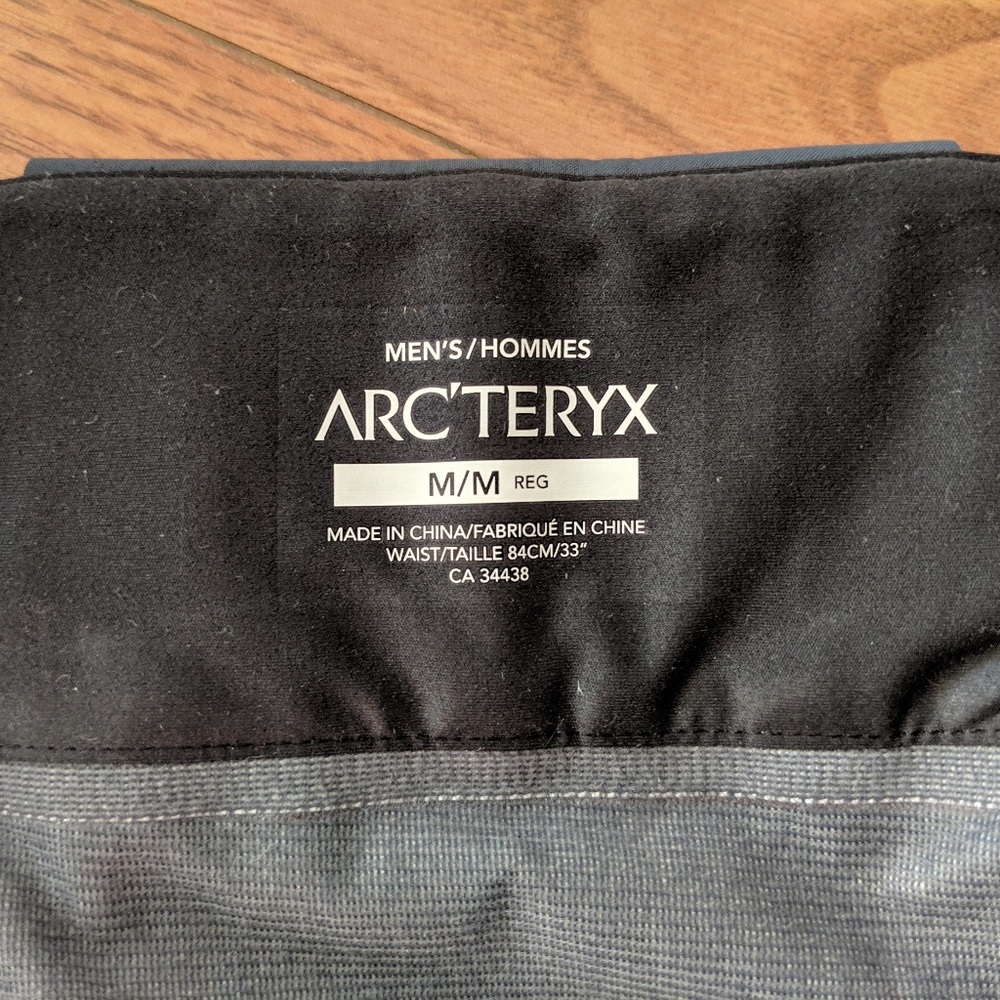 Arcteryx Sabre Ski Pants - Men's Medium, Dark Gray - Picture 3 of 6
